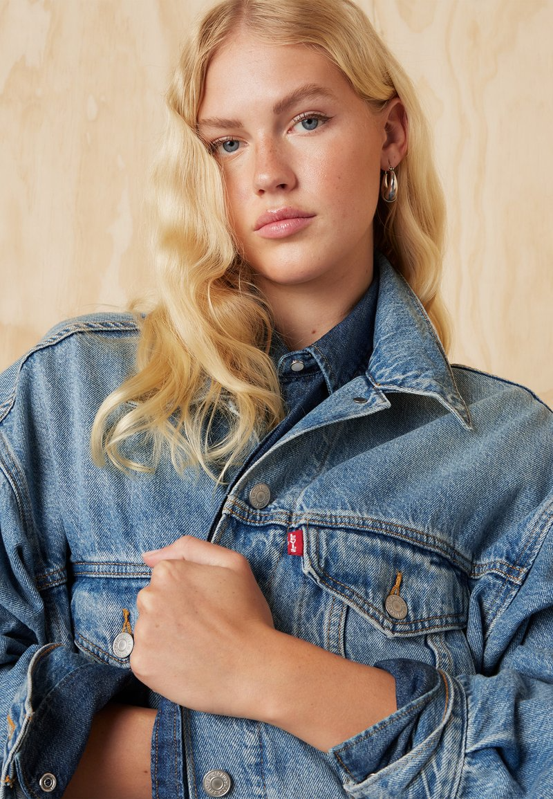 90s trucker jacket